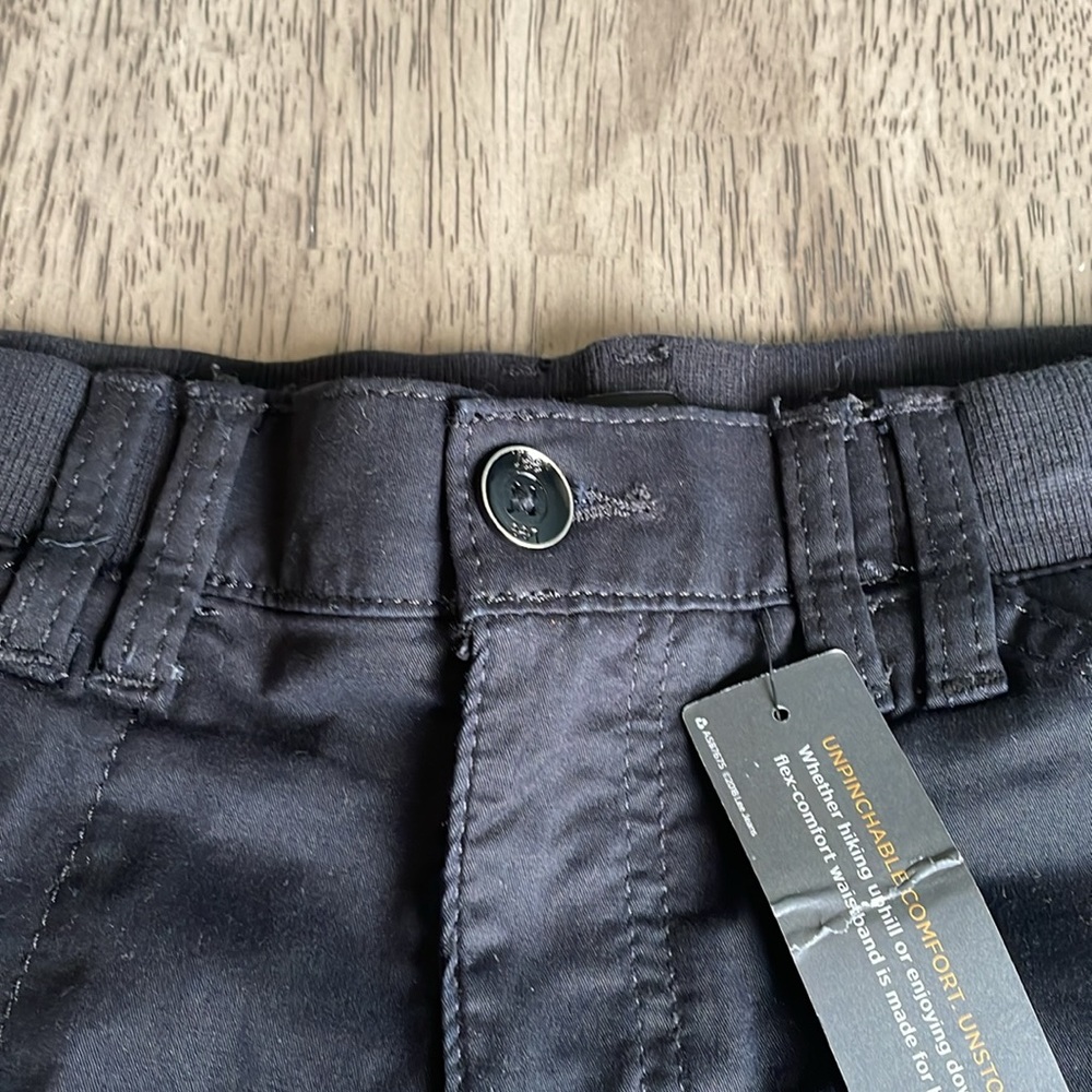 Women’s Lee Flex To Go Relaxed Fit Mid Rise Bermuda Shorts - Black - Picture 6 of 9